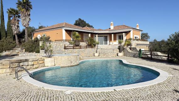 Moradia com piscina